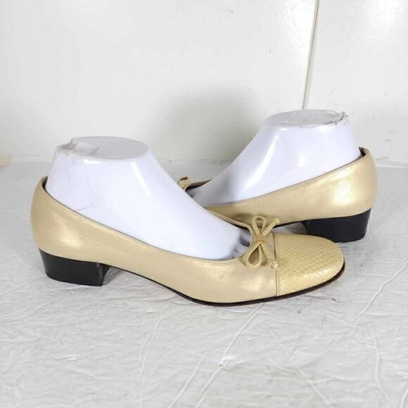 Salvatore Ferragamo Women's US 9 4A Gold Leather Cap Toe Bow Pump Shoes - Picture 8 of 14